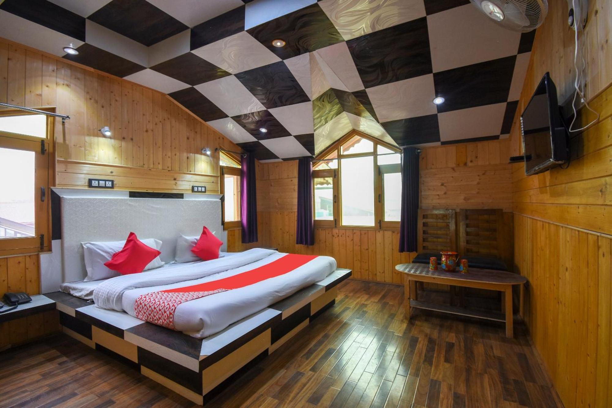 Oyo Hotel New Divine Kashmir Durgjan Eksteriør bilde