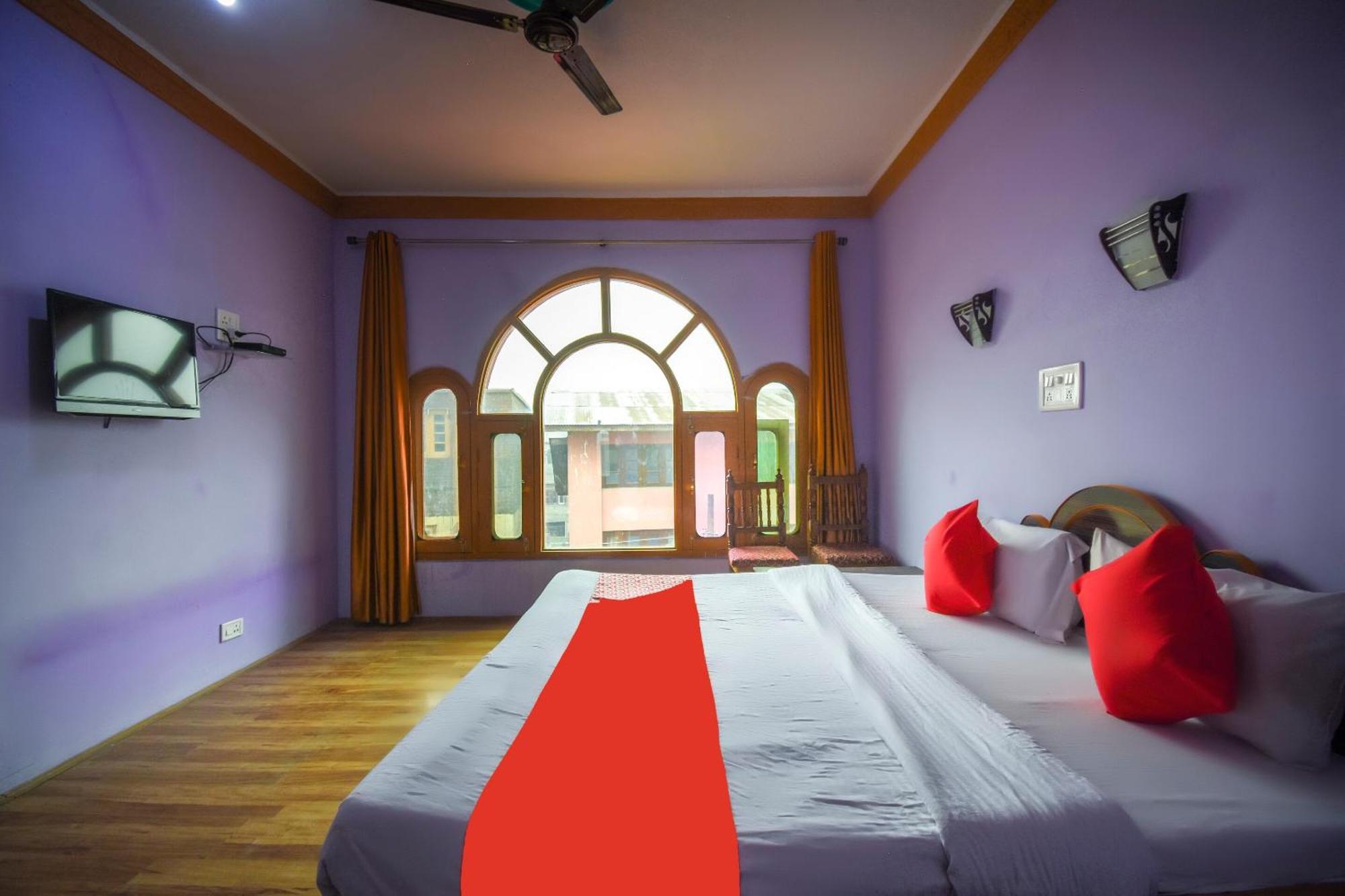 Oyo Hotel New Divine Kashmir Durgjan Eksteriør bilde