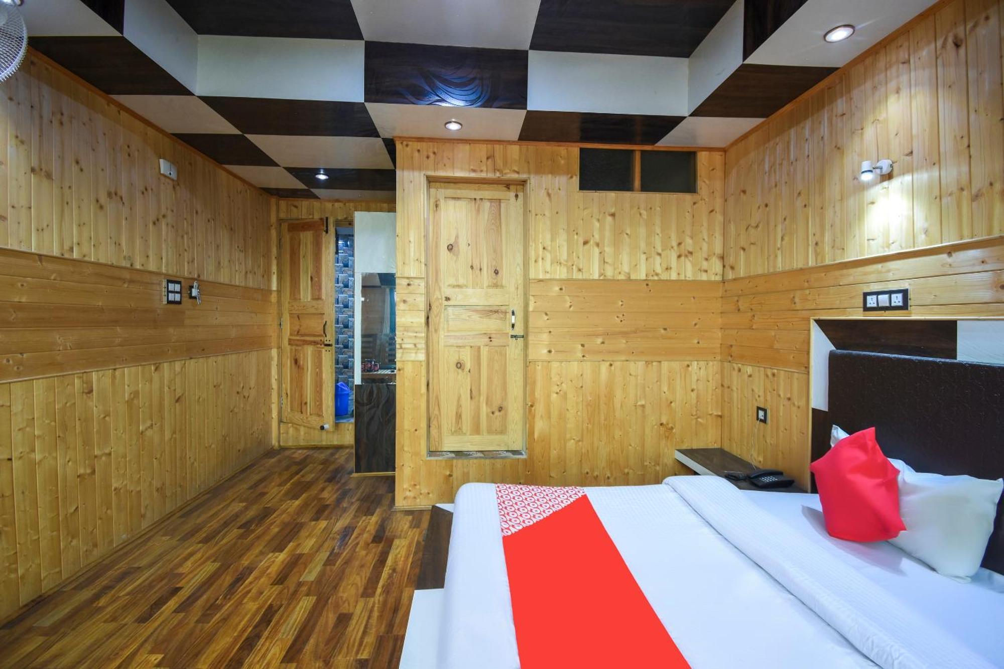 Oyo Hotel New Divine Kashmir Durgjan Eksteriør bilde