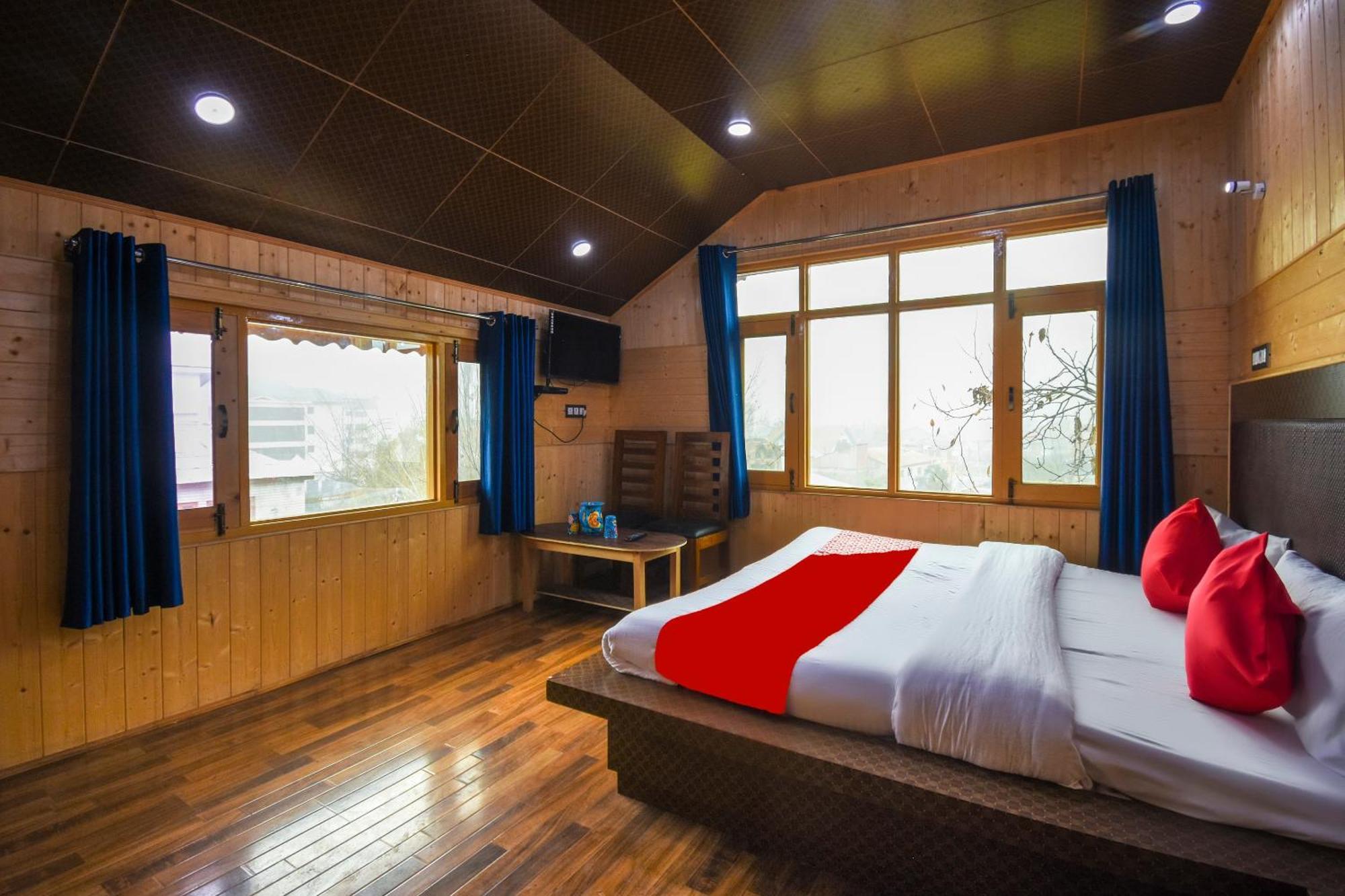 Oyo Hotel New Divine Kashmir Durgjan Eksteriør bilde