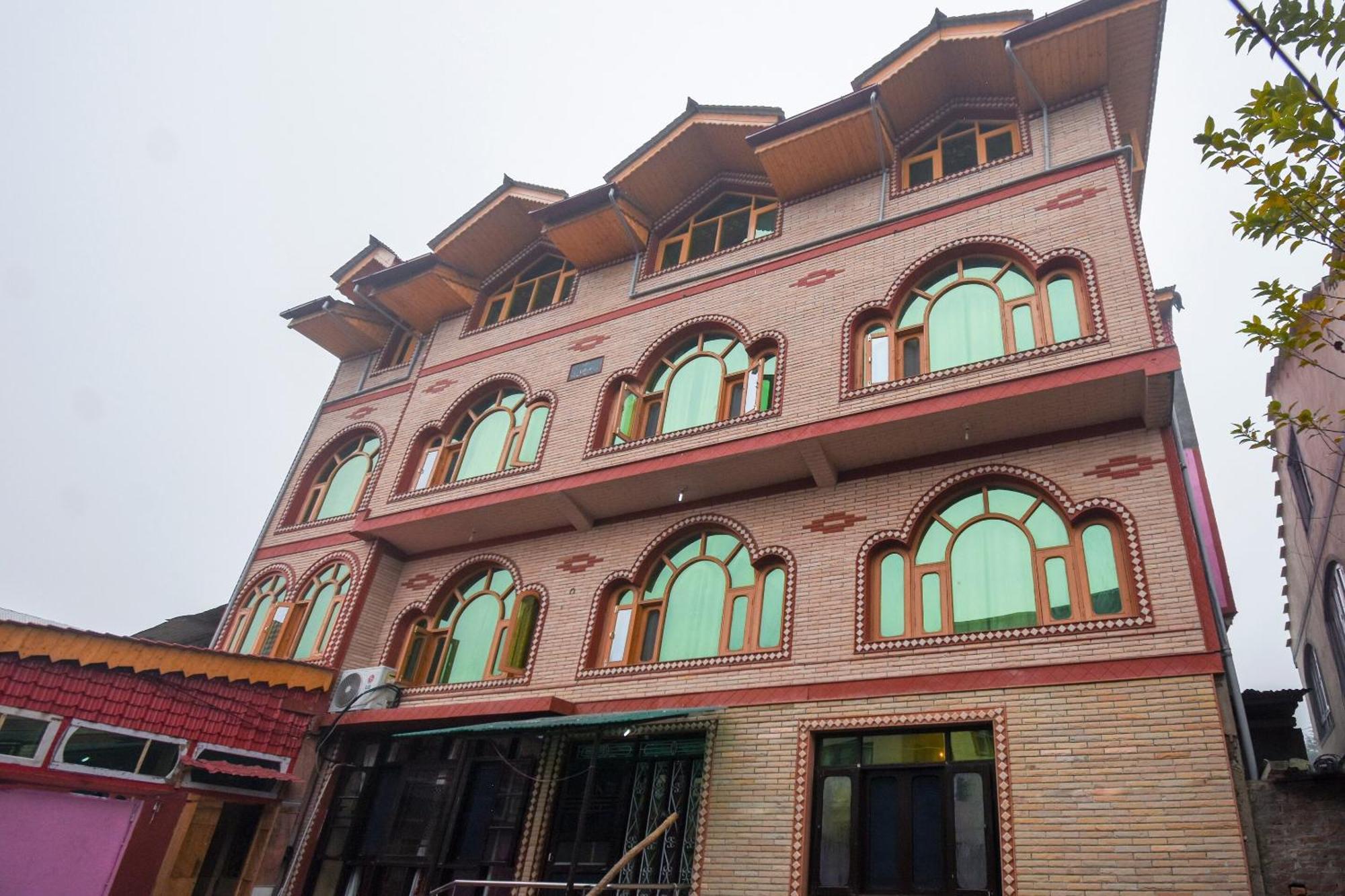 Oyo Hotel New Divine Kashmir Durgjan Eksteriør bilde