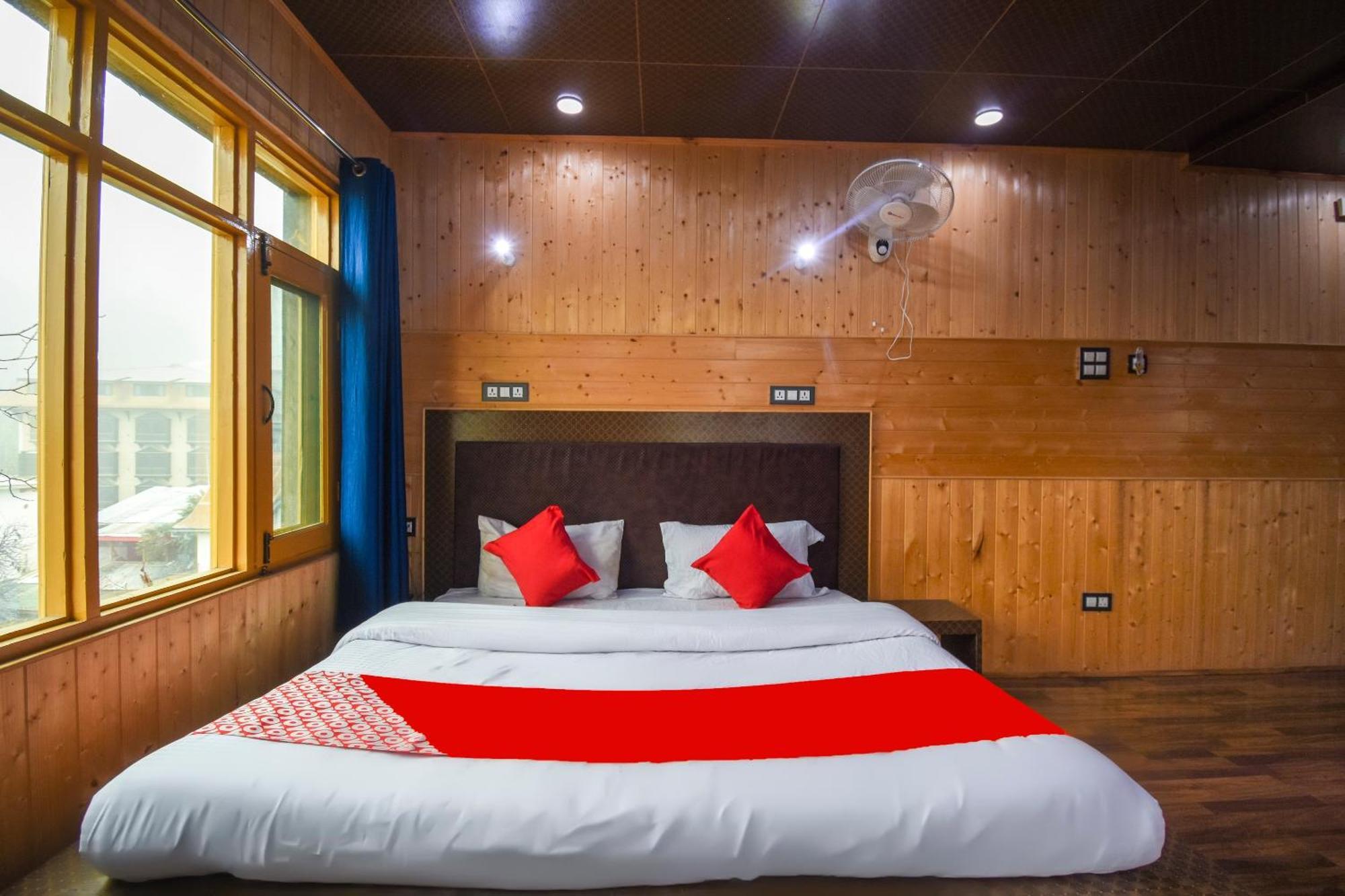 Oyo Hotel New Divine Kashmir Durgjan Eksteriør bilde