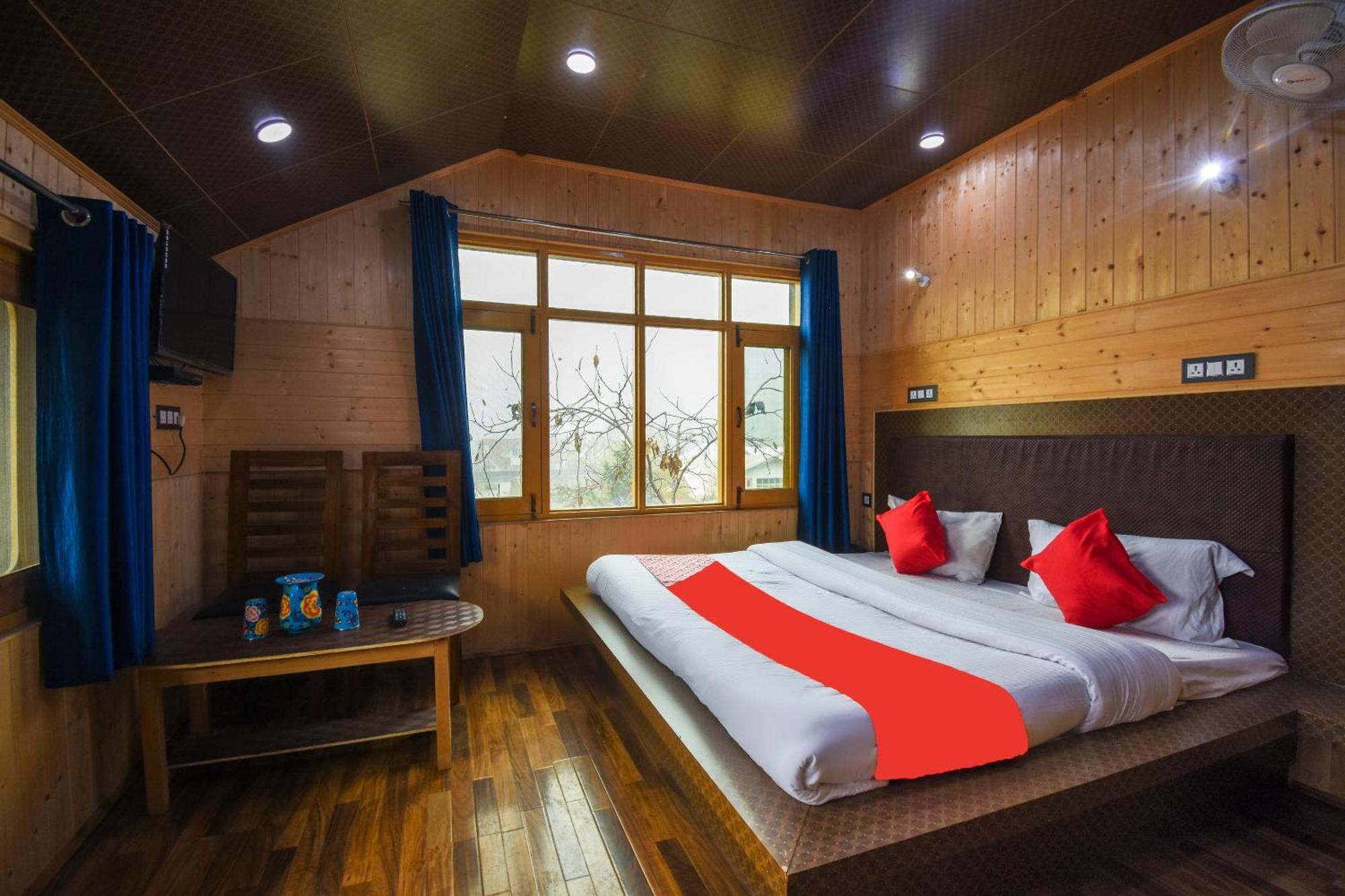 Oyo Hotel New Divine Kashmir Durgjan Eksteriør bilde