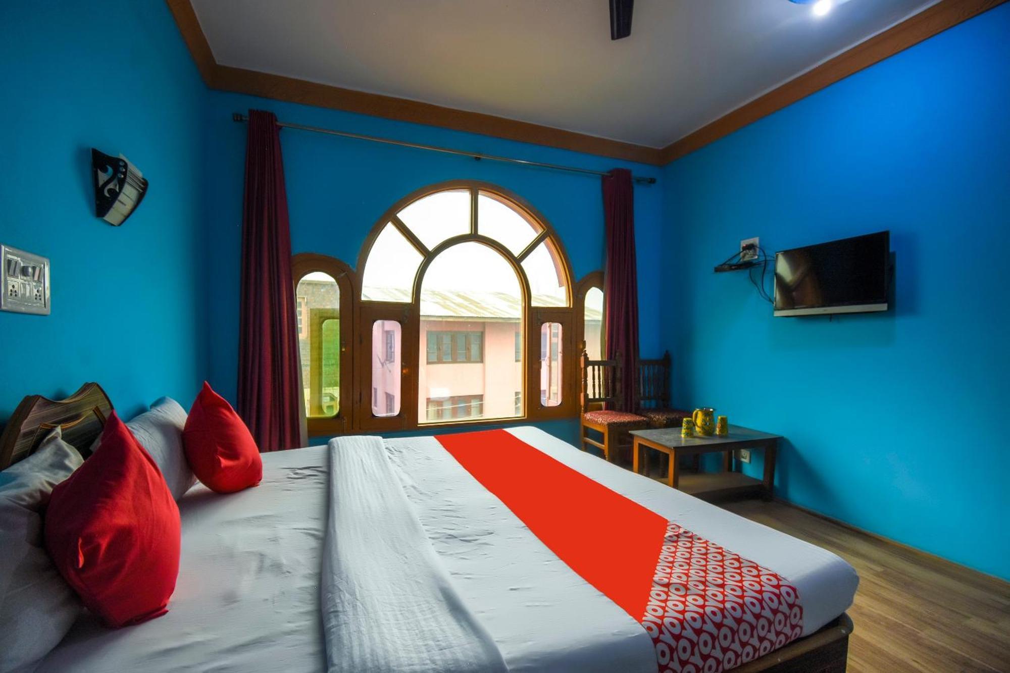 Oyo Hotel New Divine Kashmir Durgjan Eksteriør bilde