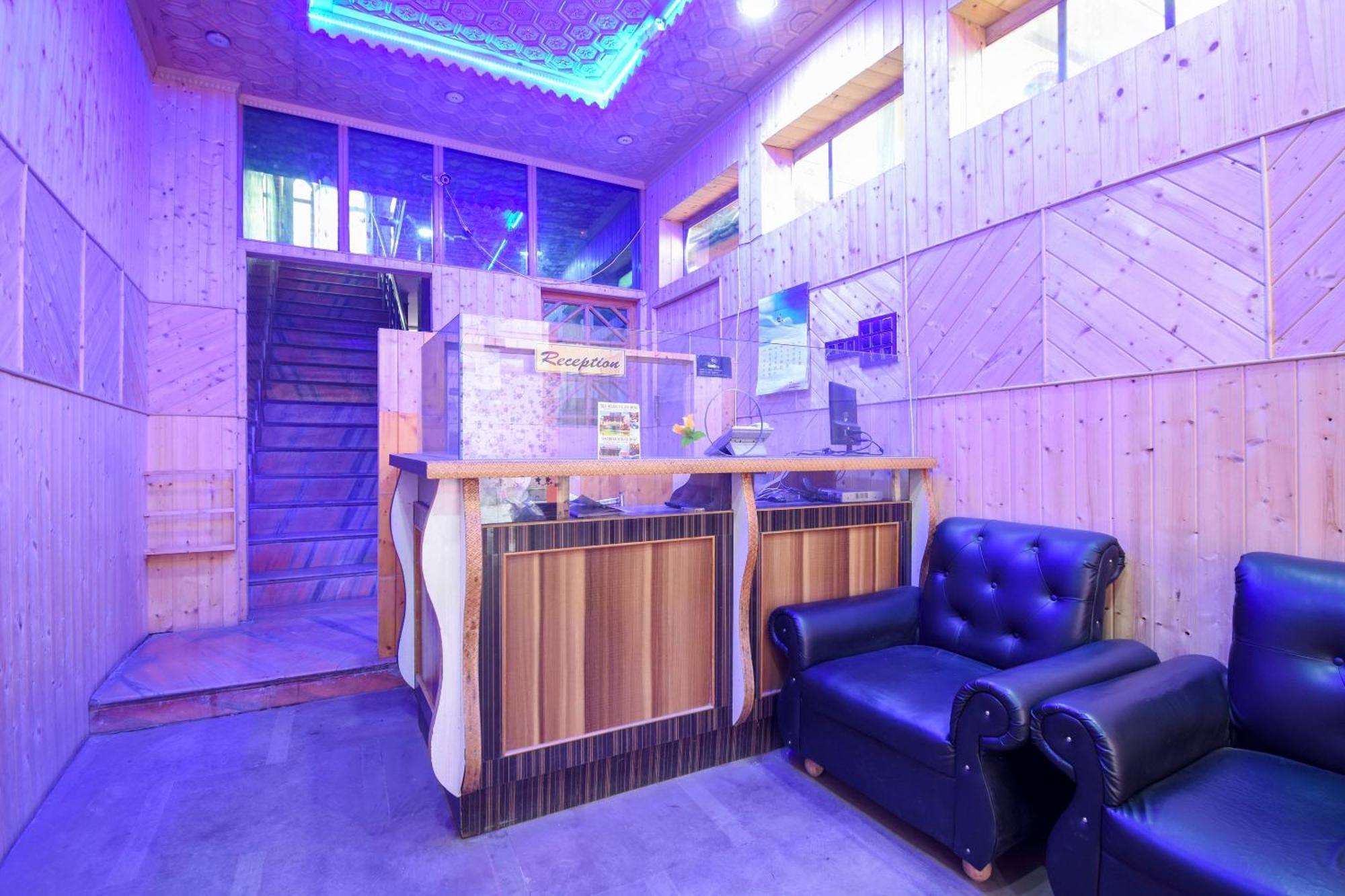 Oyo Hotel New Divine Kashmir Durgjan Eksteriør bilde